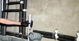 Замена труб в частном доме в Нефтеюганске - качественный монтаж от 2083 руб.