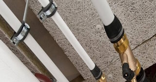 Замена труб водоснабжения в квартире: цена от 2083 руб. - СантехДомНфт